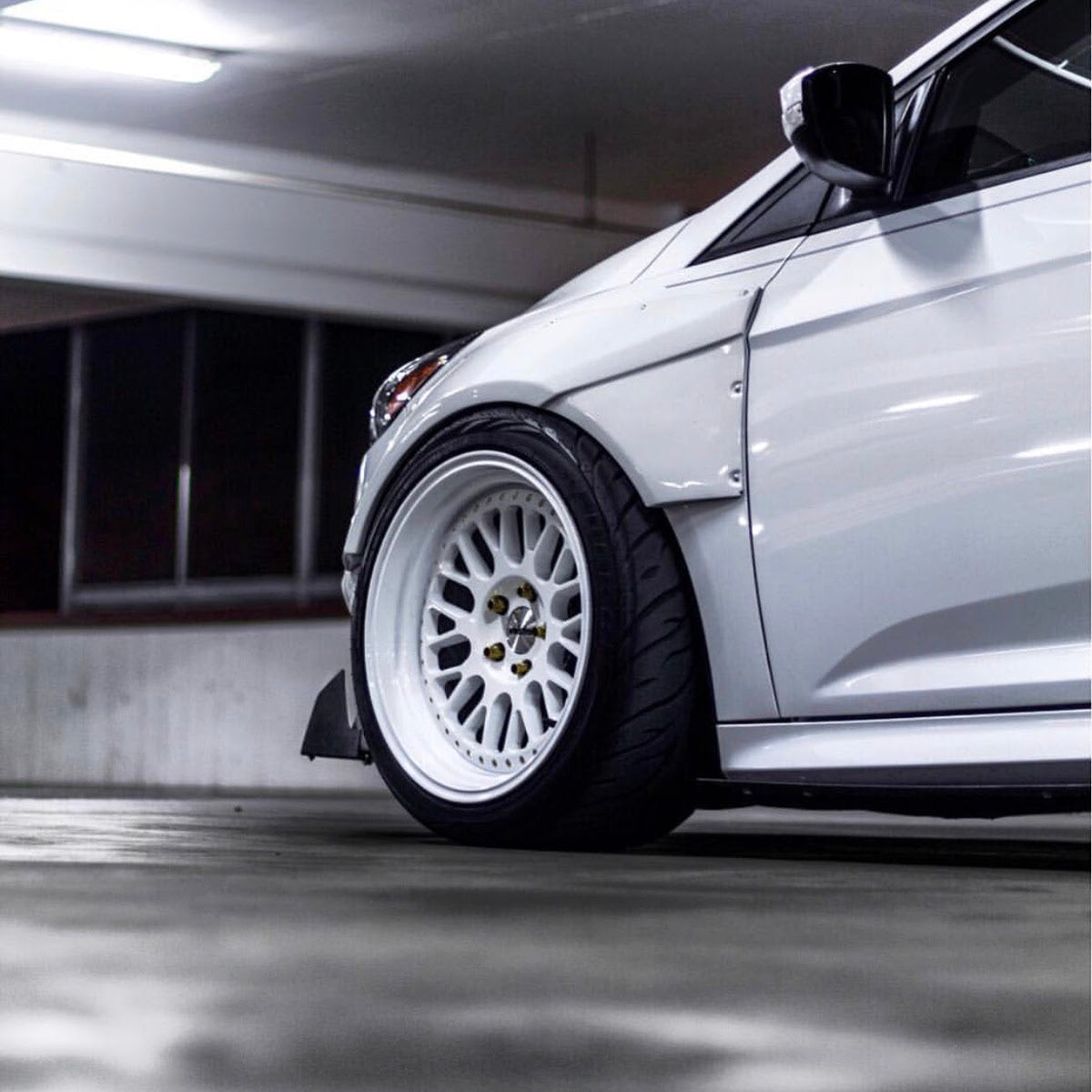 SK1 Full Gloss White