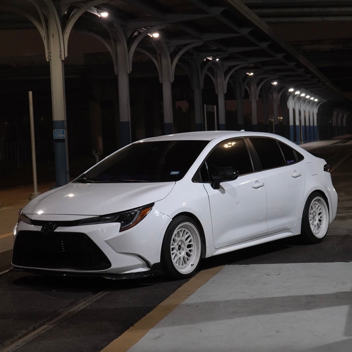 SK1 Full Gloss White