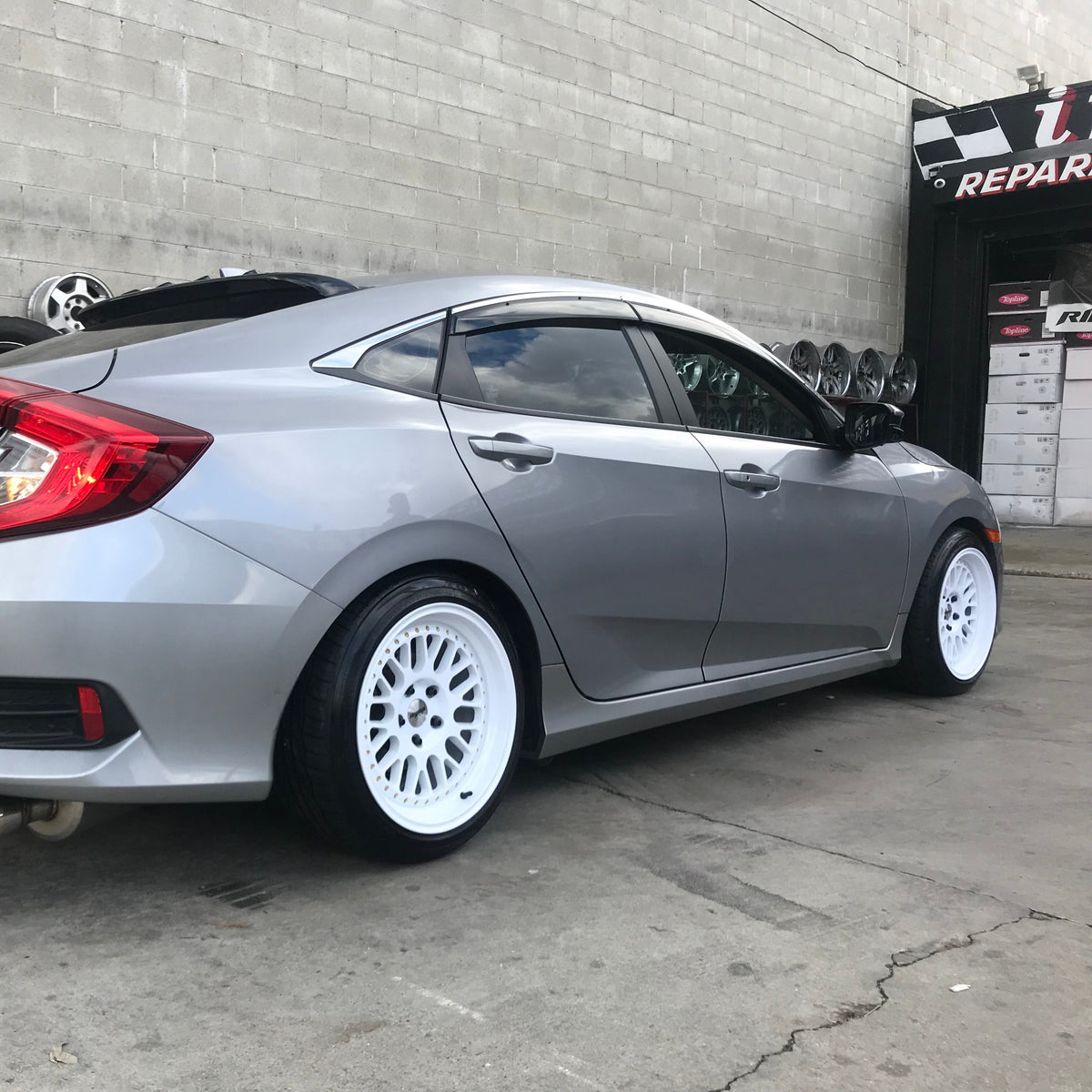 SK1 Full Gloss White